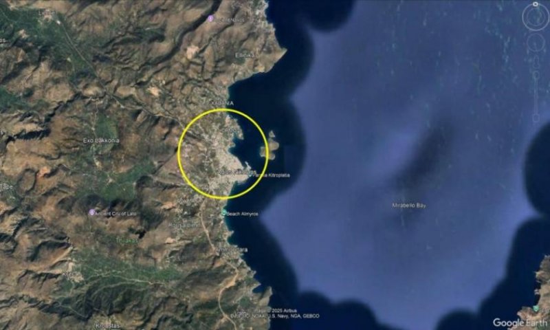 Agios Nikolaos Kreta, Agios Nikolaos: Baugrundstück mit Meerblick im Ort zu verkaufen Grundstück kaufen